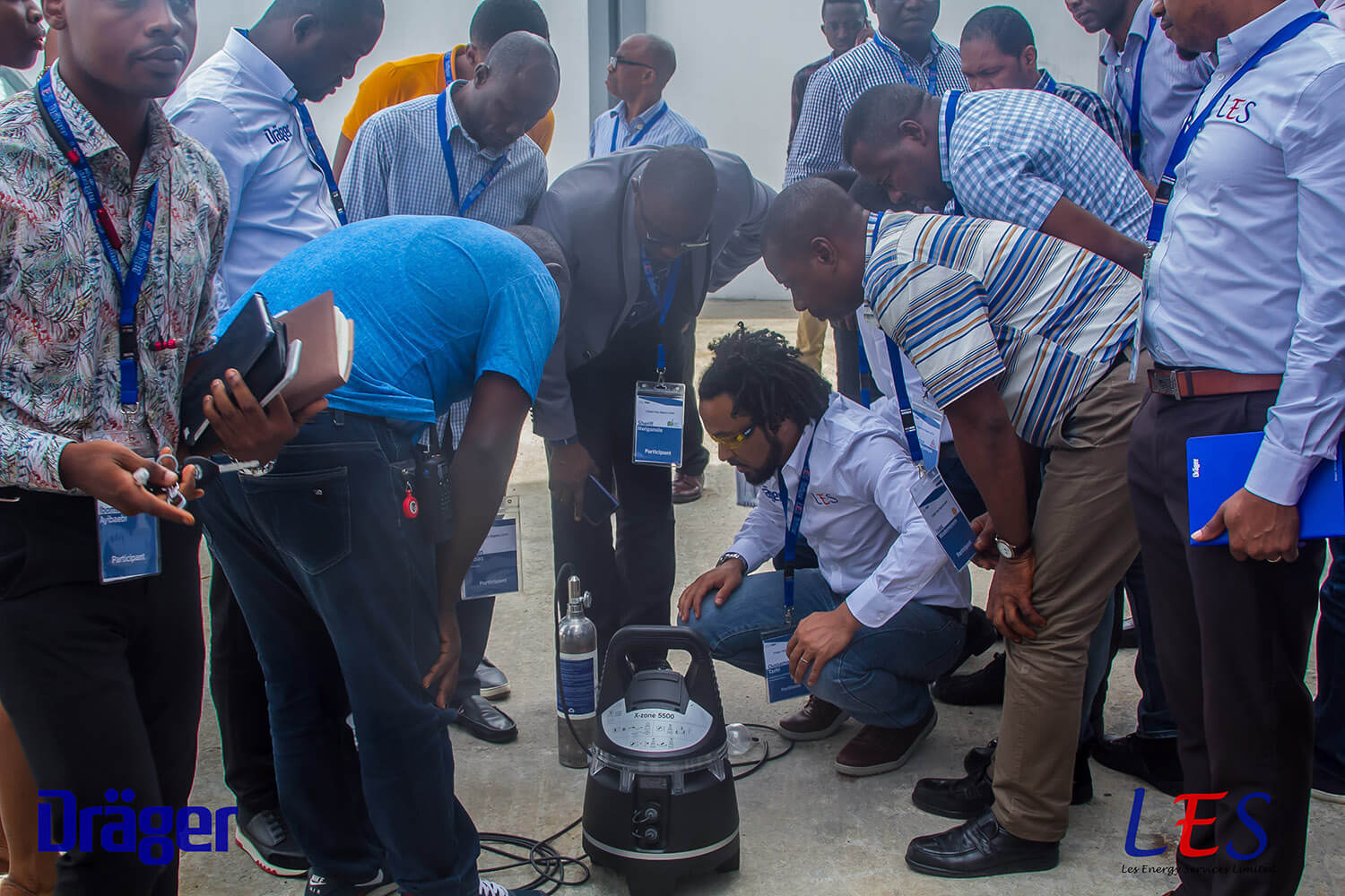 Participants practical session with Oussama Tarhi, Dräger Application and Product Manager North West Africa using the X-zone 5500